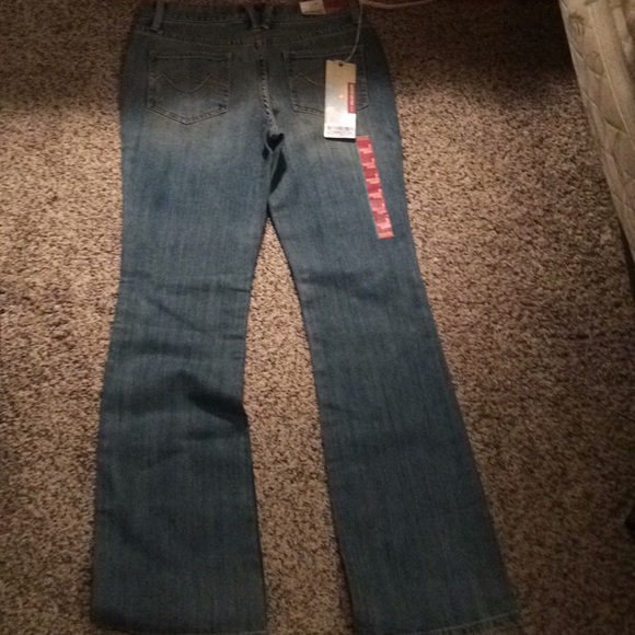 Mossimo low rise bootcut jeans - Picture 4 of 6